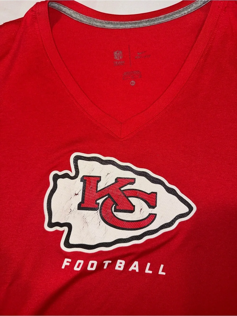 Nike Dri Fit NFL Red Kansas City Chiefs V-Neck Football Short Sleeve Shirt XL